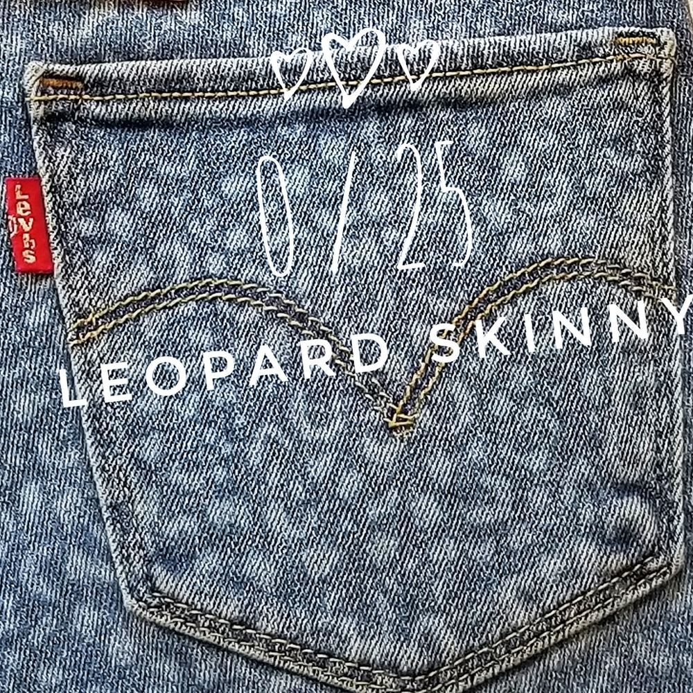 Leopard LEVI'S 711 Skinny Light Wash Mid Rise BNWT - Picture 2 of 10